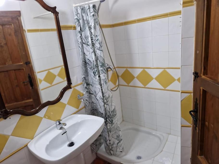 Vila Casa El Banco Iznate Exteriér fotografie