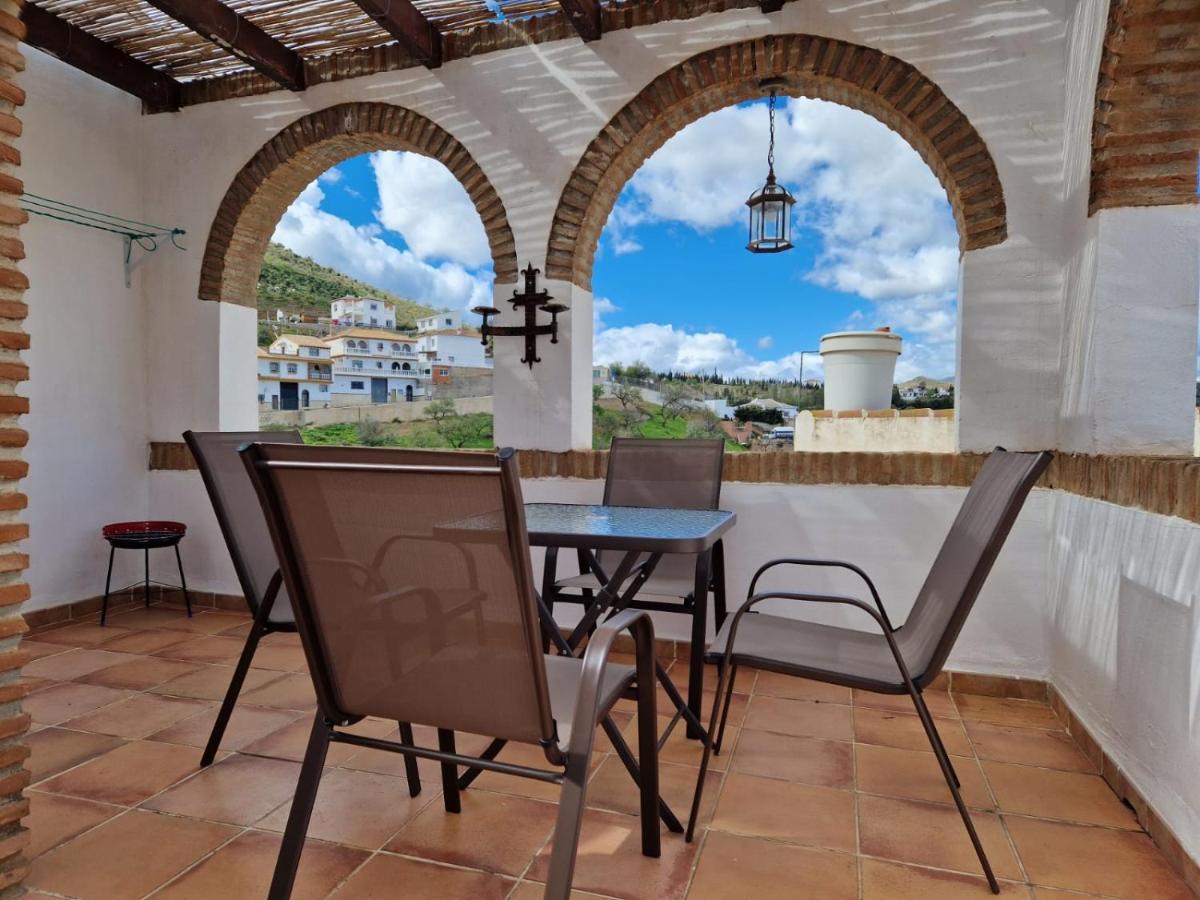 Vila Casa El Banco Iznate Exteriér fotografie