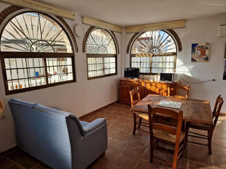 Vila Casa El Banco Iznate Exteriér fotografie